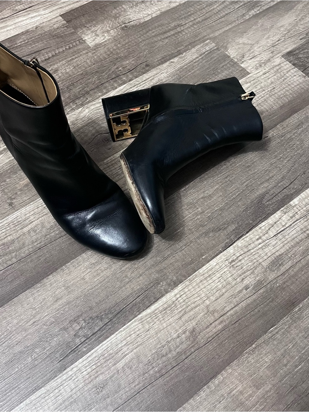 TORY BURCH Black Leather Heel Boots/Booties Gold Gigi
Logo Heel Womens Size 7.5